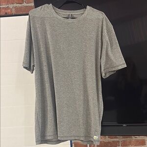 Vuori Heather Gray Men's Short Sleeve Tee